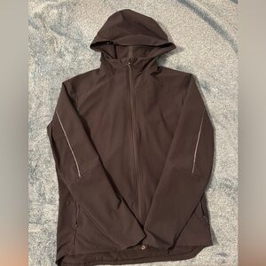 Lululemon Men’s Black light weight jacket